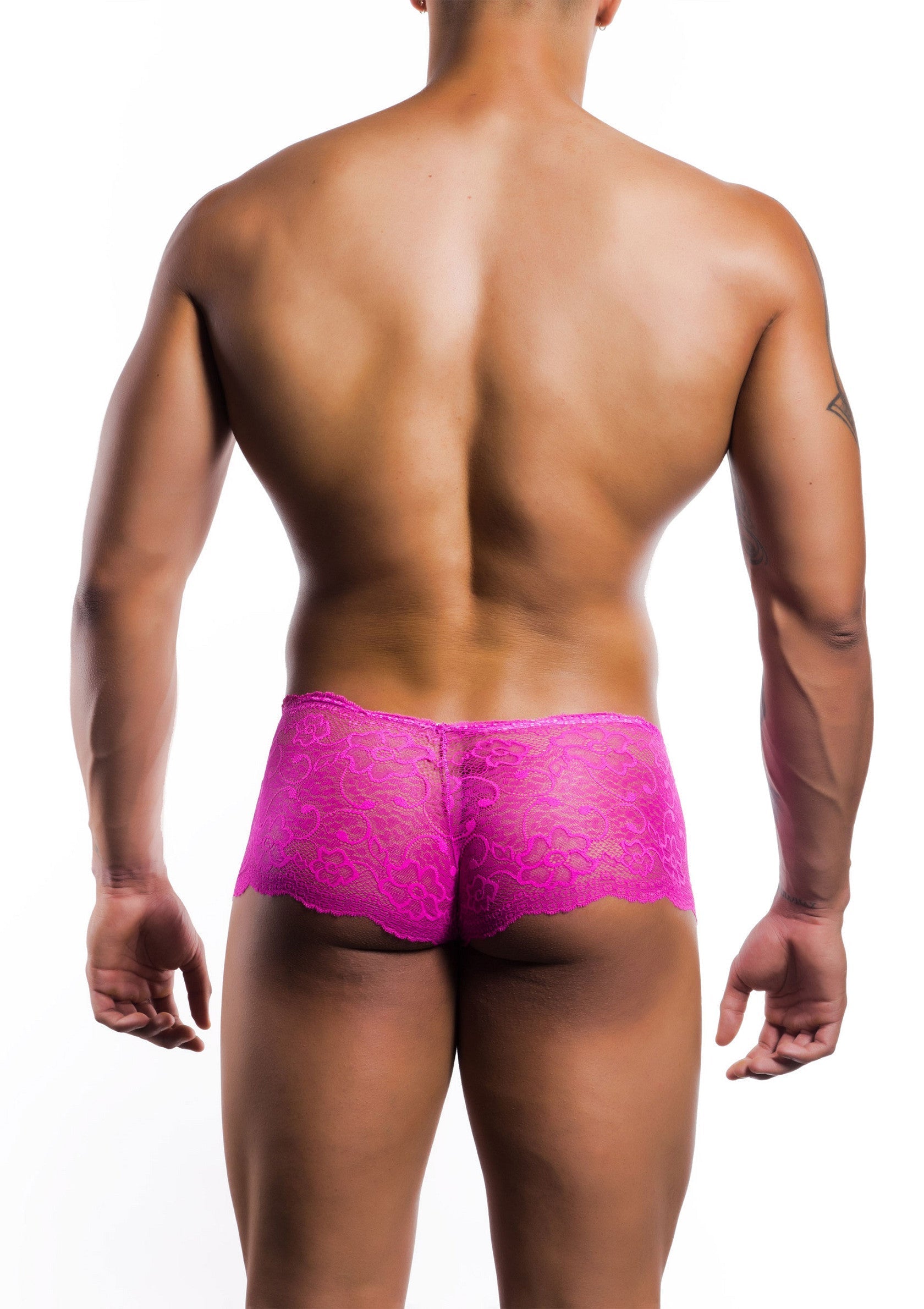 Boxer en dentelle rose pour homme. Sous-vêtement masculin sexy et confortable.; Roze kanten boxershort voor heren. Sexy en comfortabel herenondergoed.; Pink lace boxer briefs for men. Sexy and comfortable men's underwear.