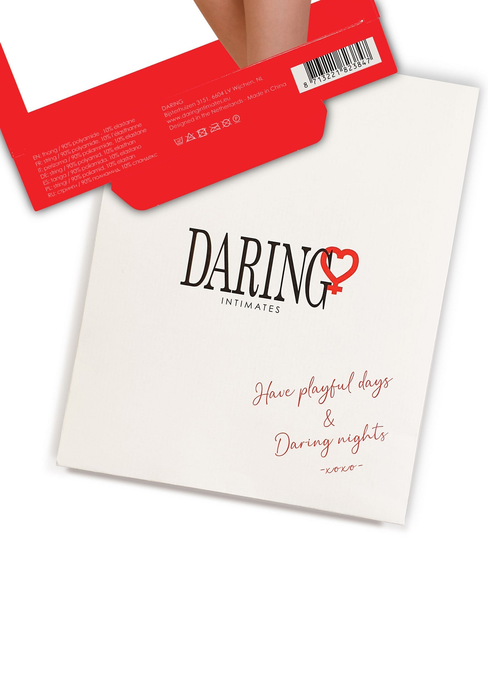 Emballage Daring Intimates pour lingerie coquine. Parfait pour des jours ludiques et des nuits osées.; Daring Intimates verpakking voor uitdagende lingerie. Perfect voor speelse dagen en gedurfde nachten.; Daring Intimates packaging for daring lingerie. Perfect for playful days & daring nights.