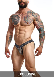 Jockstrap exclusif en cuir pour homme, parfait pour un look audacieux et séduisant.; Exclusieve lederen jockstrap voor heren, perfect voor een gedurfde en verleidelijke look.; Exclusive leather jockstrap for men, perfect for a bold and seductive look.