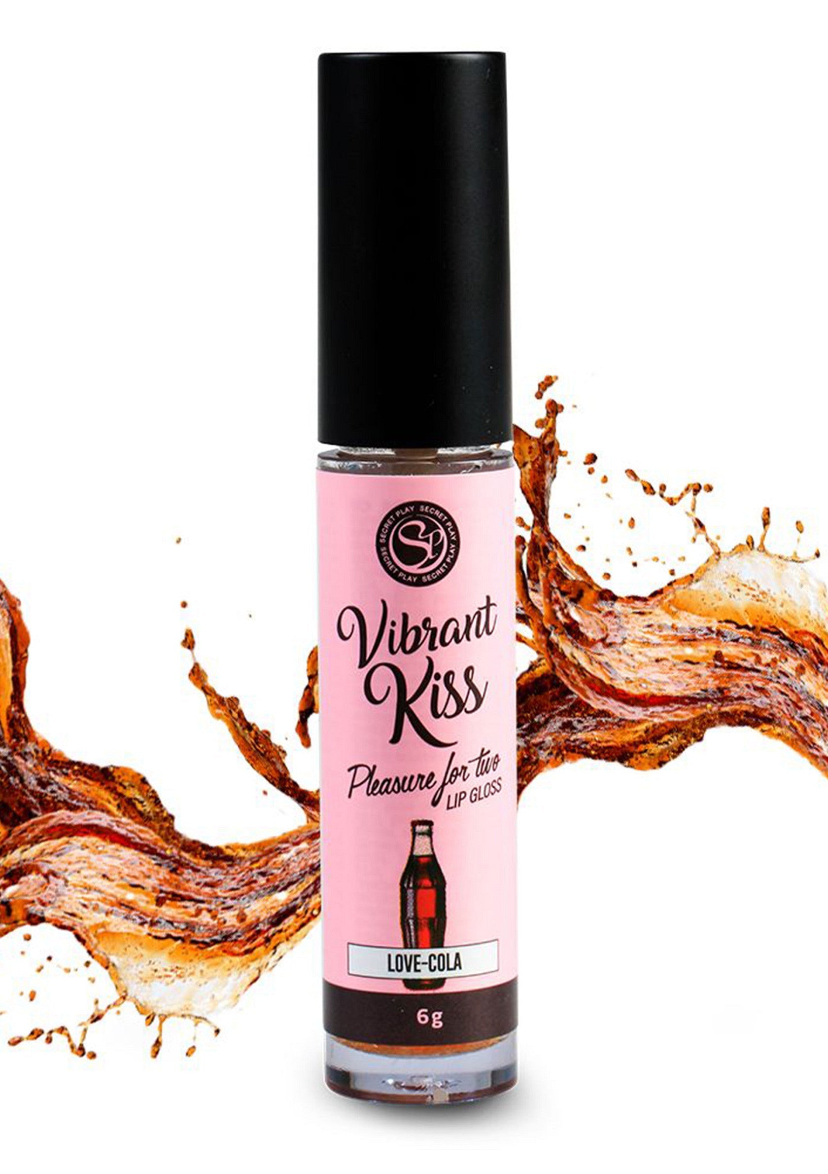 Brillant à lèvres saveur cola Vibrant Kiss. Un plaisir pétillant pour des lèvres douces et hydratées.; Vibrant Kiss lipgloss met cola smaak. Een sprankelend genot voor zachte, gehydrateerde lippen.; Vibrant Kiss cola flavored lip gloss. A fizzy treat for soft, hydrated lips.