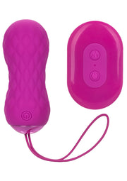 Masseur personnel rose avec télécommande sans fil pour une stimulation ciblée et des moments de plaisir intense.; Roze persoonlijke stimulator met draadloze afstandsbediening voor gerichte stimulatie en intense genotsmomenten.; Pink personal massager with wireless remote for targeted stimulation and intense pleasure moments.