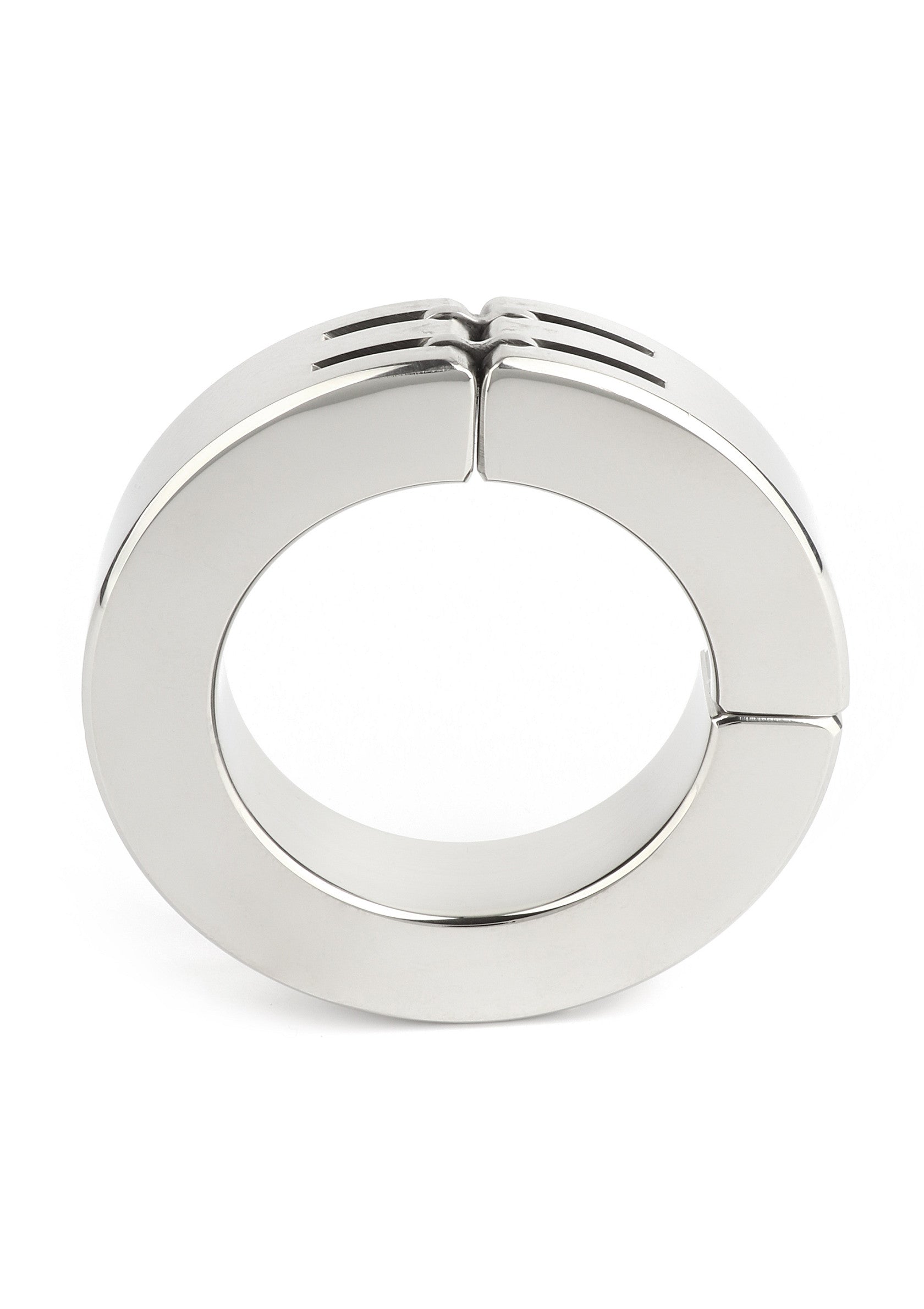 Anneau pénien en métal lisse et élégant pour un plaisir intense.; Gladde metalen penisring voor intense plezier.; Sleek metal cock ring for intense pleasure.