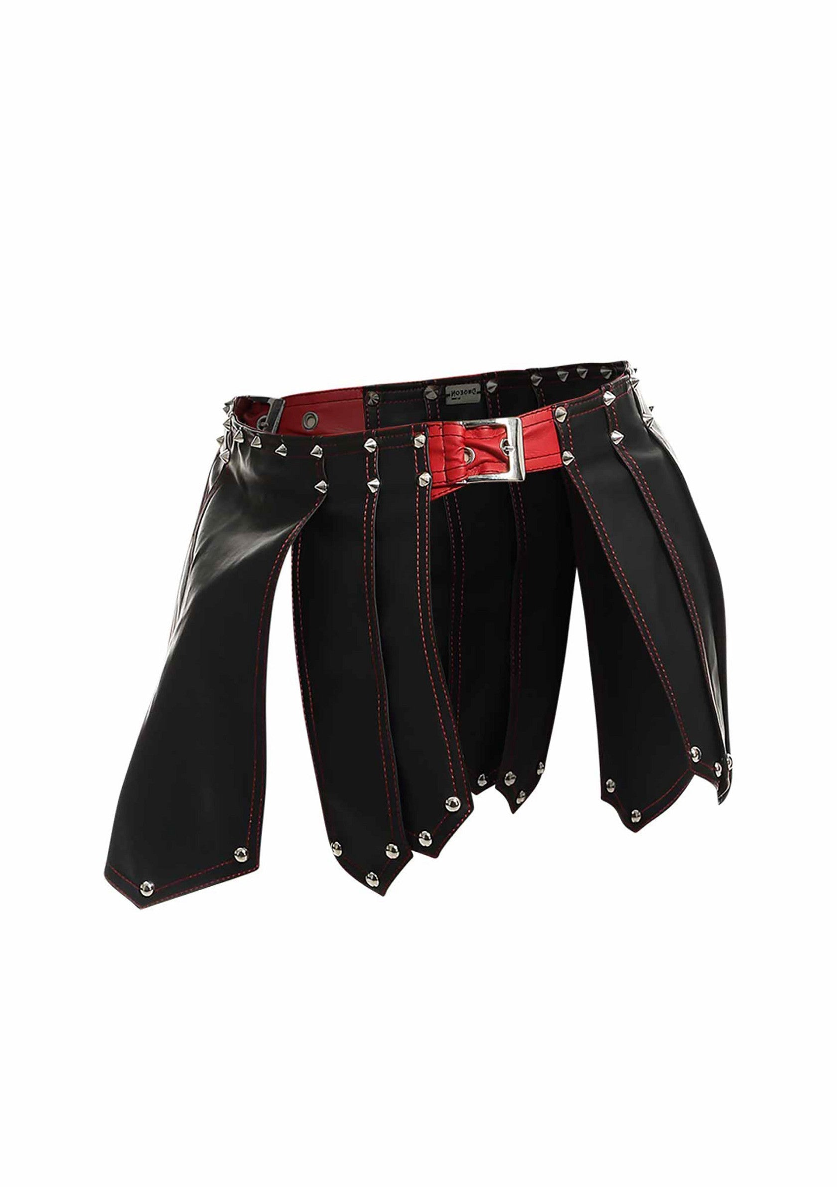 Jupe cloutée en similicuir noire et rouge avec ceinture. Mode alternative gothique ou punk.; Zwart en rood kunstleren rokje met studs en riem. Alternatieve gothic of punk mode.; Black and red faux leather studded skirt with belt. Alternative gothic or punk fashion.