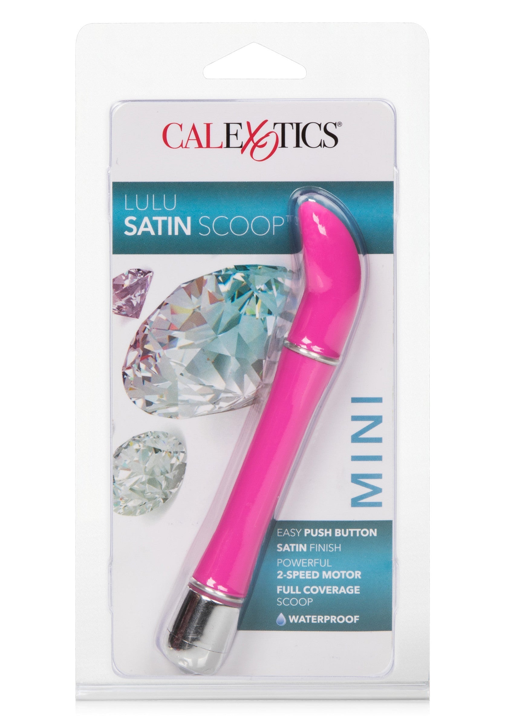Vibromasseur Lulu Satin Scoop de CalExotics. Mini vibro étanche rose avec moteur à 2 vitesses pour une expérience de plaisir totale.; CalExotics Lulu Satin Scoop vibrator. Mini roze waterdichte vibrator met 2-speed motor voor een totale genot ervaring.; CalExotics Lulu Satin Scoop vibrator. Mini pink waterproof vibrator with 2-speed motor for a total pleasure experience.