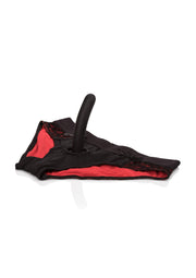 Gode ceinture vibrant noir et rouge pour des plaisirs intenses et variés.; Zwart en rode vibrerende dildo met riem voor intense en gevarieerde genoegens.; Black & red vibrating strap-on dildo for intense, varied pleasure.
