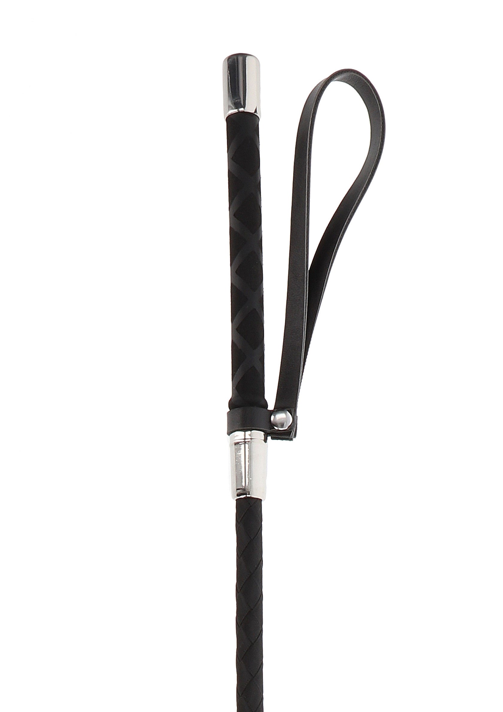 Cravache en cuir noir avec poignée argentée, idéale pour le plaisir et le jeu de rôle.; Zwarte leren zweep met zilveren handvat, ideaal voor plezier en rollenspellen.; Black leather crop whip with silver handle, ideal for pleasure and role play.