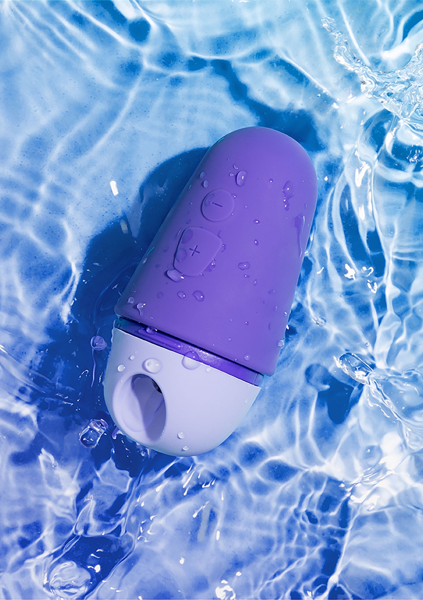 Manchon de masturbation violet et blanc étanche pour une expérience aquatique ultime.; Waterdichte paars-witte masturbator voor de ultieme water ervaring.; Waterproof purple and white masturbator for the ultimate aquatic experience.