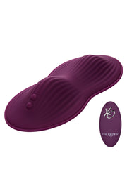Masseur de couple Calexotics violet pour des moments intimes et sensuels.; Paars Calexotics koppel vibrator voor intieme en sensuele momenten.; Purple Calexotics couple massager for intimate, sensual moments.