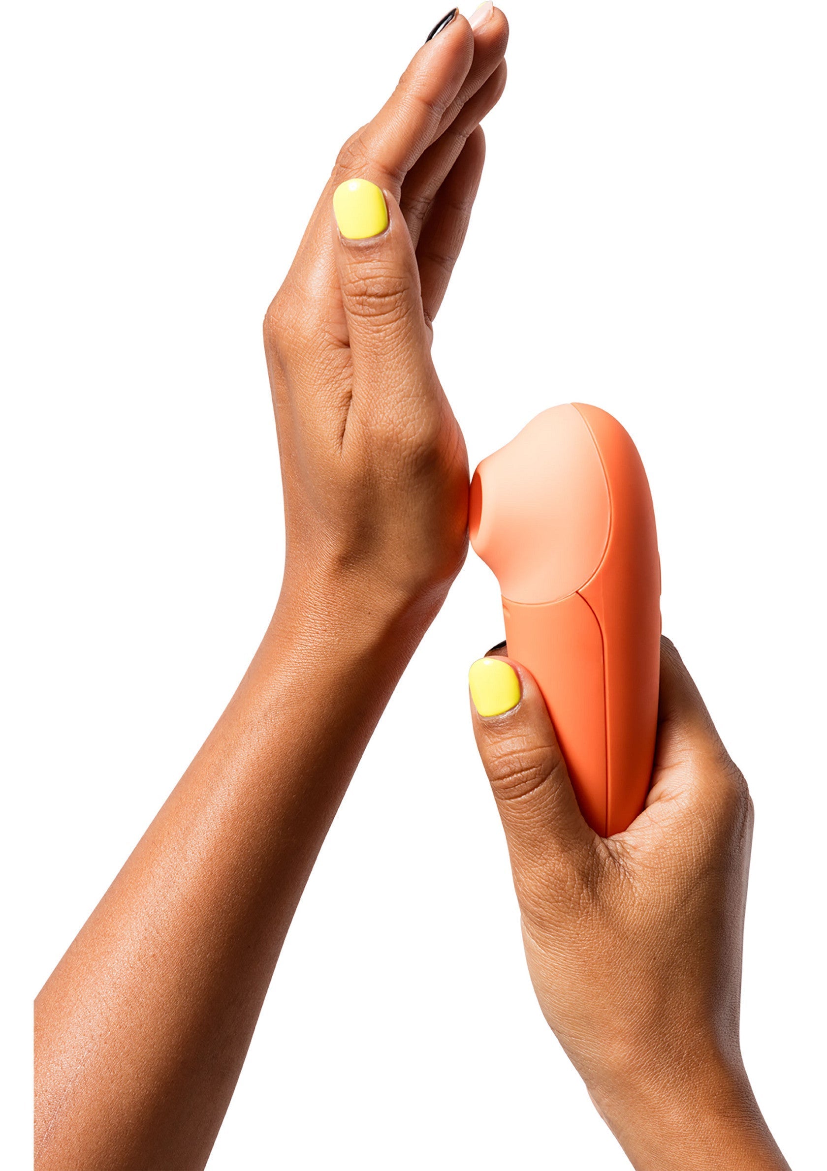 Masseur vibrant orange pour le plaisir personnel. Découvrez la détente et le bien-être.; Oranje vibrerende massager voor persoonlijk genot. Ontdek ontspanning en welzijn.; Orange vibrating massager for personal pleasure. Discover relaxation and wellness.