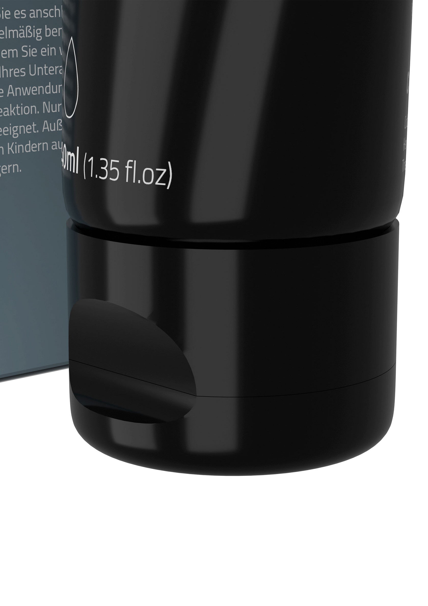 Tube noir de produit cosmétique avec bouchon à clapet.; Zwarte tube cosmetisch product met klepdeksel.; Black tube of cosmetic product with flip top.