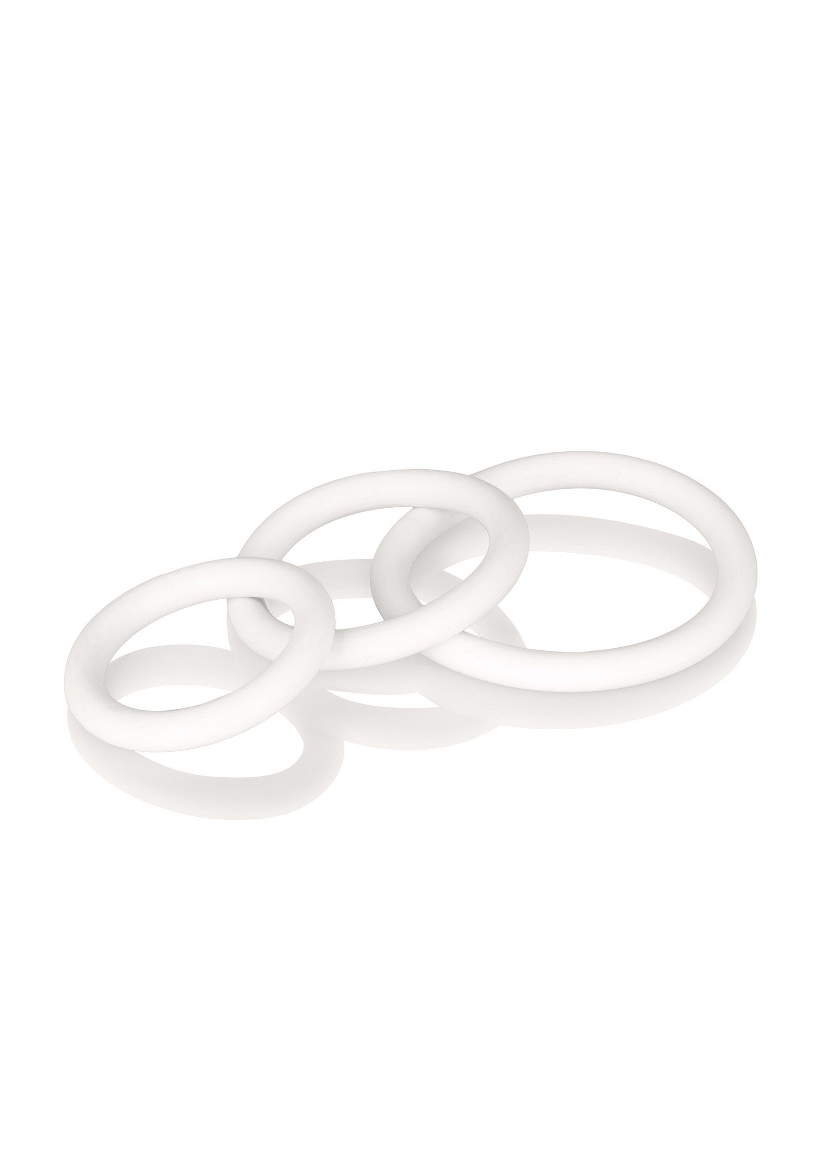 Ensemble de trois anneaux blancs. Accessoires de mode minimalistes et modernes pour rehausser votre style.; Set van drie witte ringen. Minimalistische en moderne modeaccessoires om je stijl te verfraaien.; Set of three white rings. Minimalist and modern fashion accessories to enhance your style.