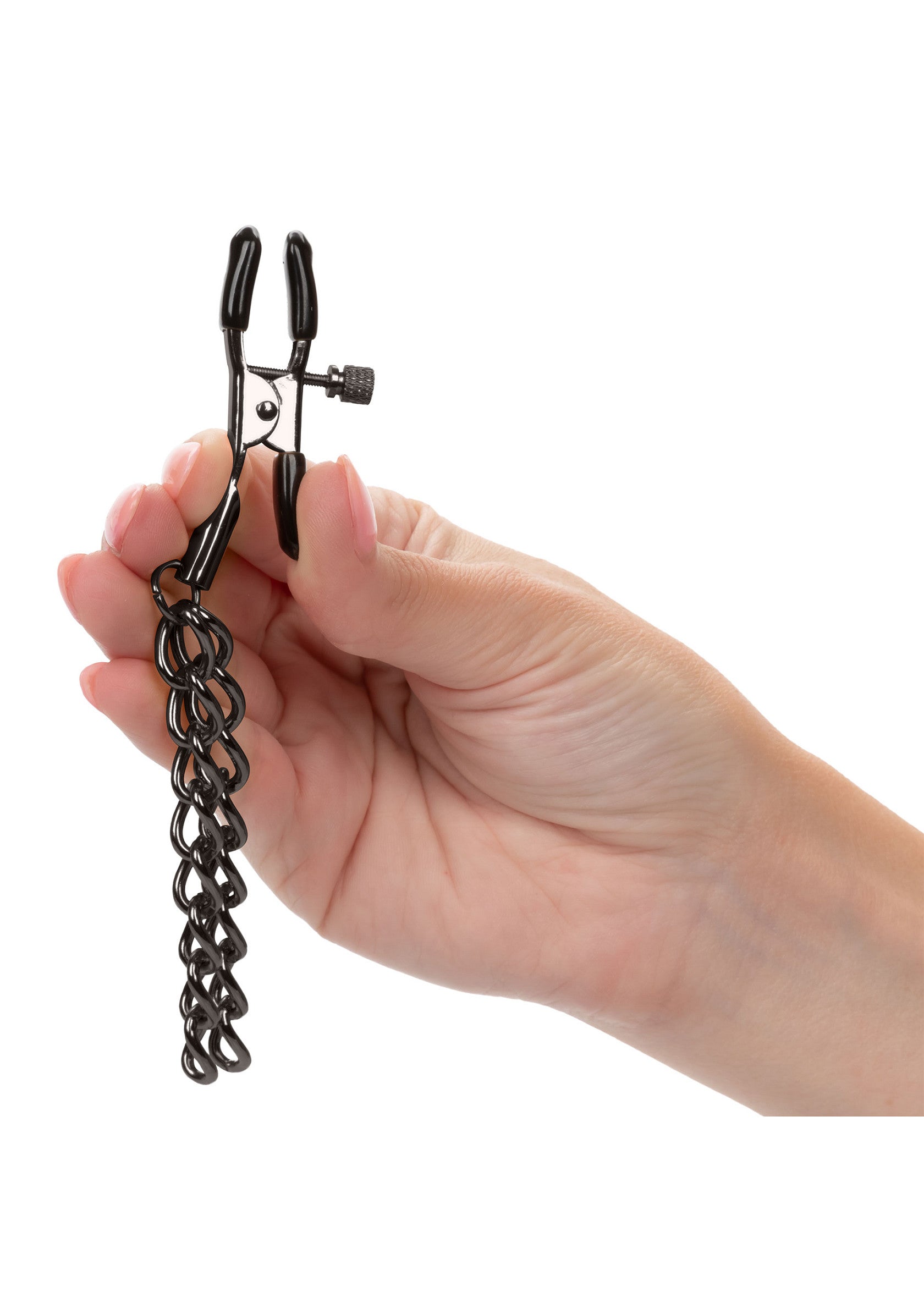Pinces à tétons avec chaîne, pour un plaisir intense et ajustable. Explorez vos limites avec style et sensualité.; Tepelklemmen met ketting, voor intense en aanpasbare sensatie. Verken je grenzen in stijl en sensualiteit.; Nipple clamps with chain, for intense and adjustable pleasure. Explore your boundaries with style and sensuality.
