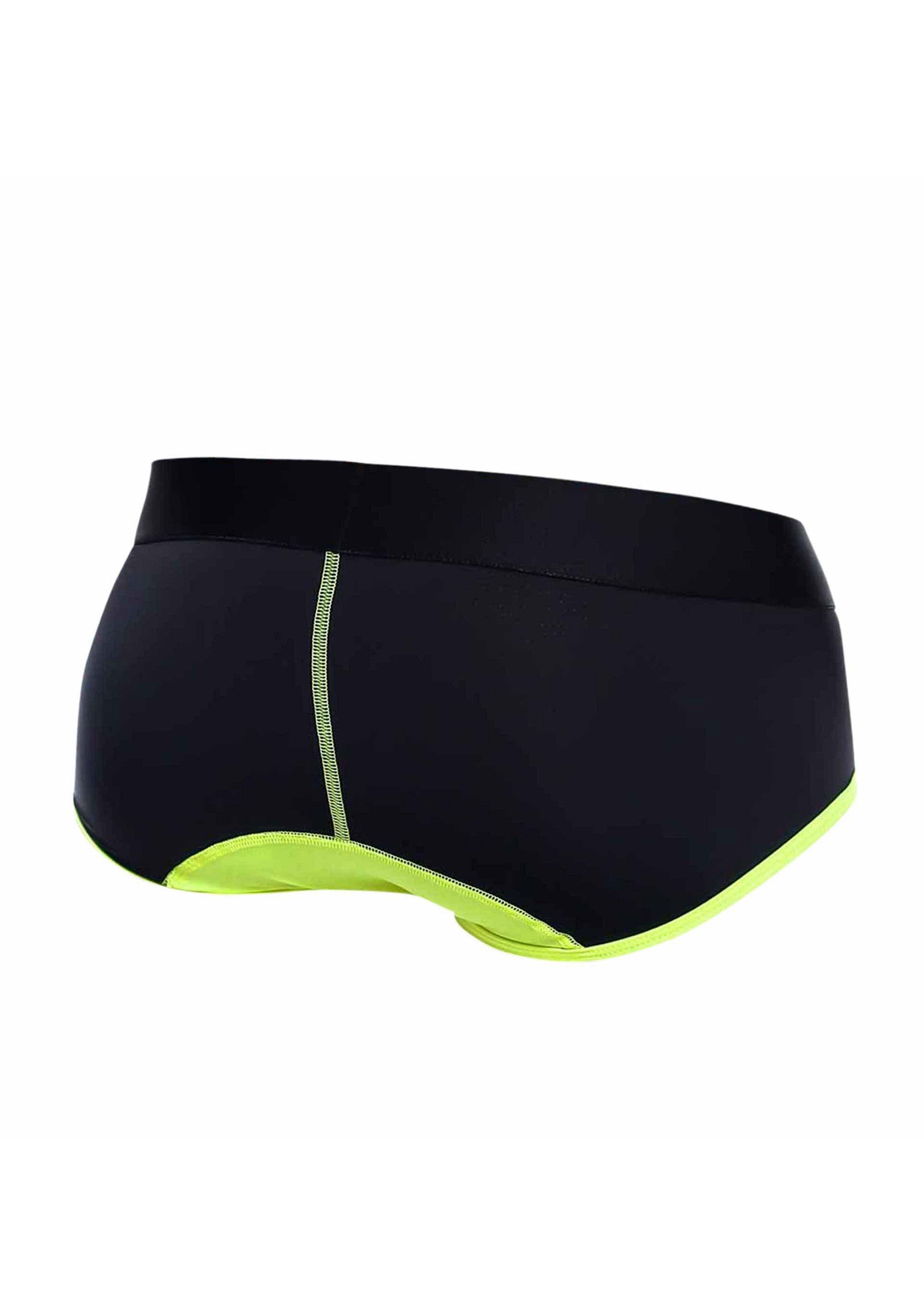 Short de bain noir avec bordure vert citron, confort et style pour la natation et les sports nautiques.; Zwarte zwembroek met citroengroene rand, comfort en stijl voor zwemmen en watersporten.; Black swim trunks with lime green trim, comfort and style for swimming and water sports.