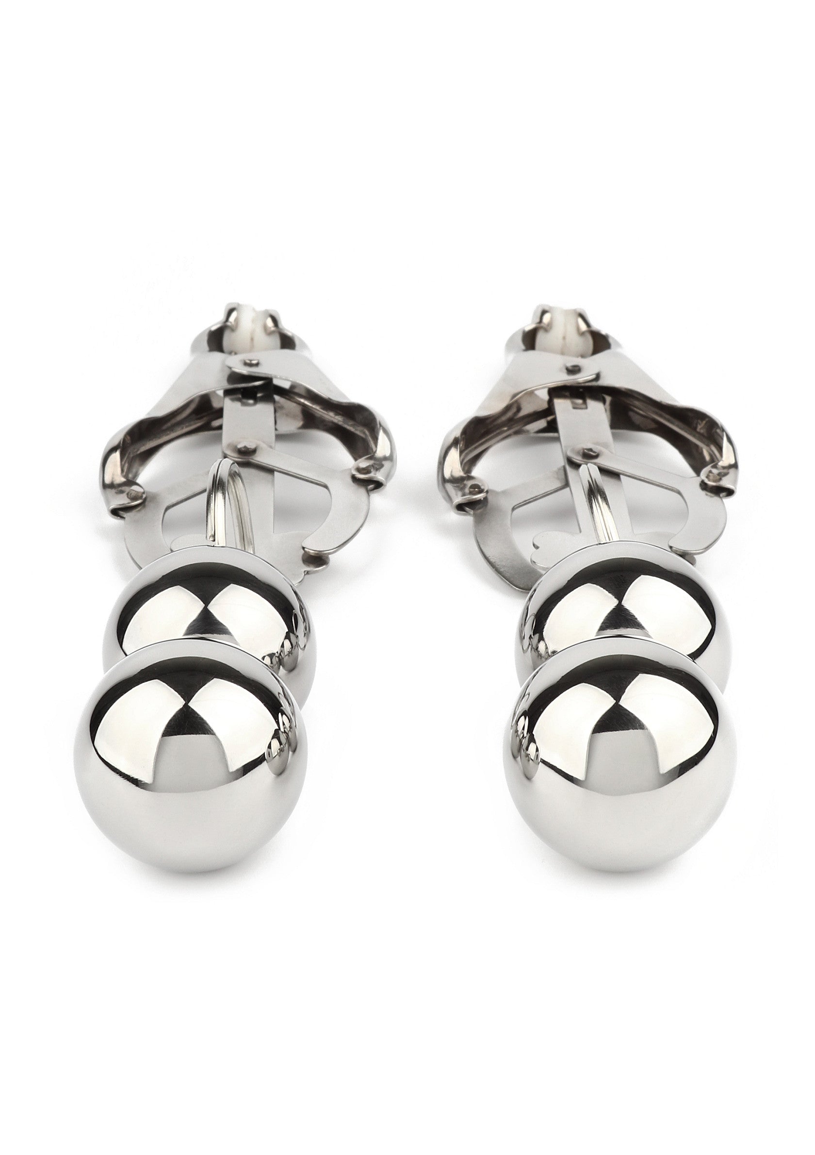 Pinces à tétons avec boules en acier inoxydable. Accessoires coquins pour pimenter votre vie amoureuse. ; Tepelklemmen met roestvrijstalen ballen. Speelse accessoires om uw liefdesleven op te fleuren.; Nipple clamps with stainless steel balls. Playful accessories to spice up your love life.