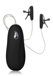 Vibromasseur noir avec pinces pour les tétons. Stimulation intense et variée garantie!; Zwarte vibrator met tepelklemmen. Gegarandeerd intense en gevarieerde stimulatie!; Black vibrator with nipple clamps. Guaranteed intense and varied stimulation!