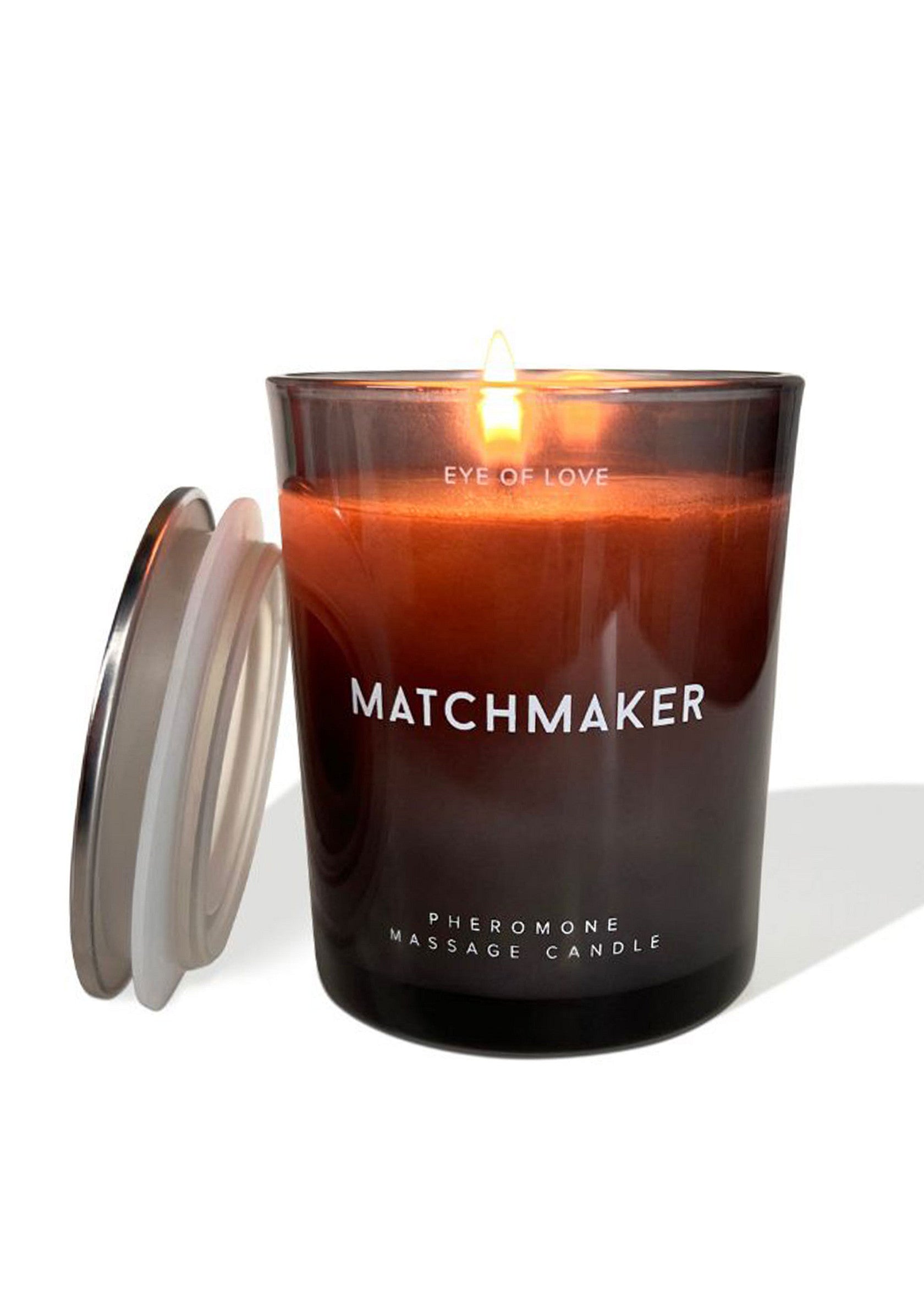 Bougie de massage aux phéromones 'Matchmaker' pour une ambiance romantique. Parfum sensuel et hydratant pour la peau.; Matchmaker feromoon massagekaars voor een romantische sfeer. Sensuele geur en hydraterend voor de huid.; Matchmaker pheromone massage candle for a romantic mood. Sensual scent and moisturizing for the skin.