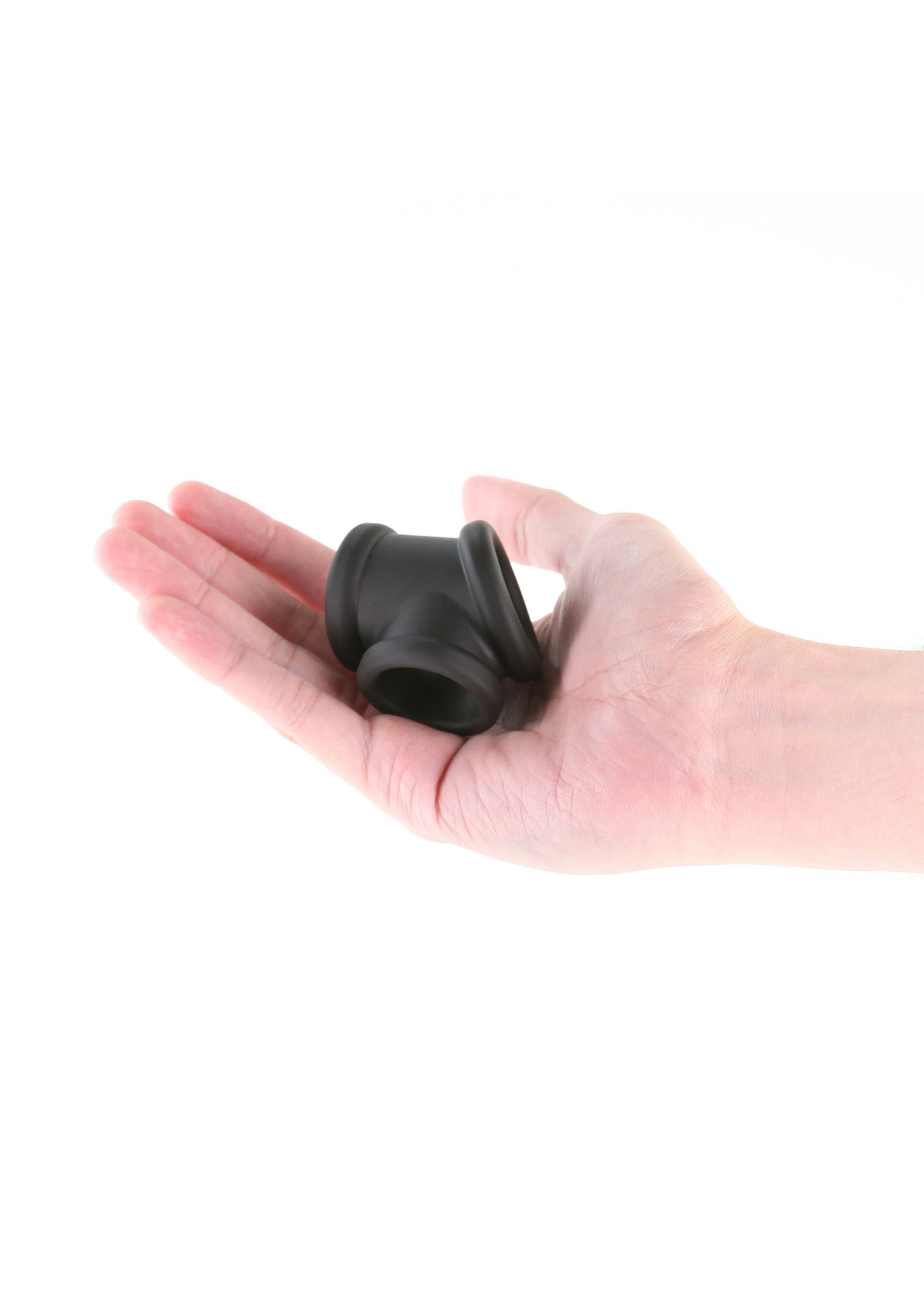 Anneau pénien noir en silicone, pour une érection plus dure et plus longue.; Zwarte penisring van silicone, voor een hardere en langere erectie.; Black silicone cock ring for a harder, longer-lasting erection.