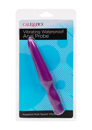 Sonde anale vibrante étanche violette Calexotics. Stimulateur à vitesses variables pour une exploration en douceur.; Calexotics vibrerende waterdichte anale probe. Multi-speed stimulator voor zachte exploratie en intens genot.; Calexotics vibrating waterproof anal probe. Multi-speed stimulator for gentle exploration and intense pleasure.
