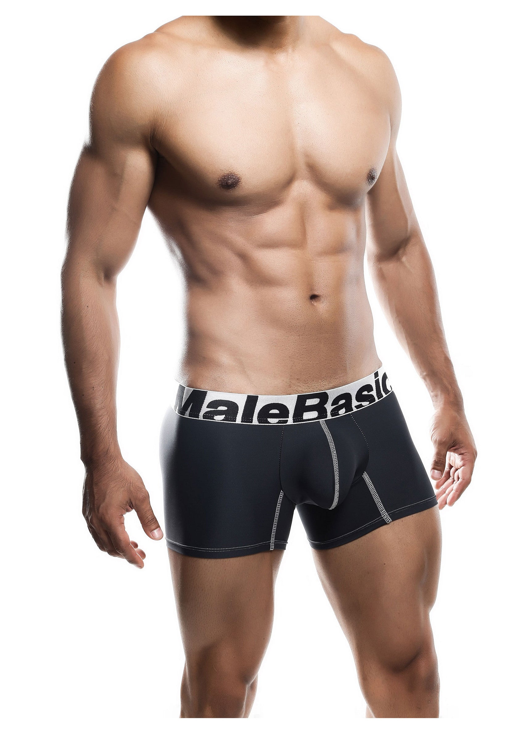 Boxer noir MaleBasic pour homme. Sous-vêtement confortable et élégant pour tous les jours. Disponible en plusieurs tailles.; MaleBasic zwarte boxershort voor heren. Comfortabel en stijlvol ondergoed voor elke dag. Beschikbaar in verschillende maten.; MaleBasic black boxer briefs for men. Comfortable and stylish underwear for every day. Available in various sizes.