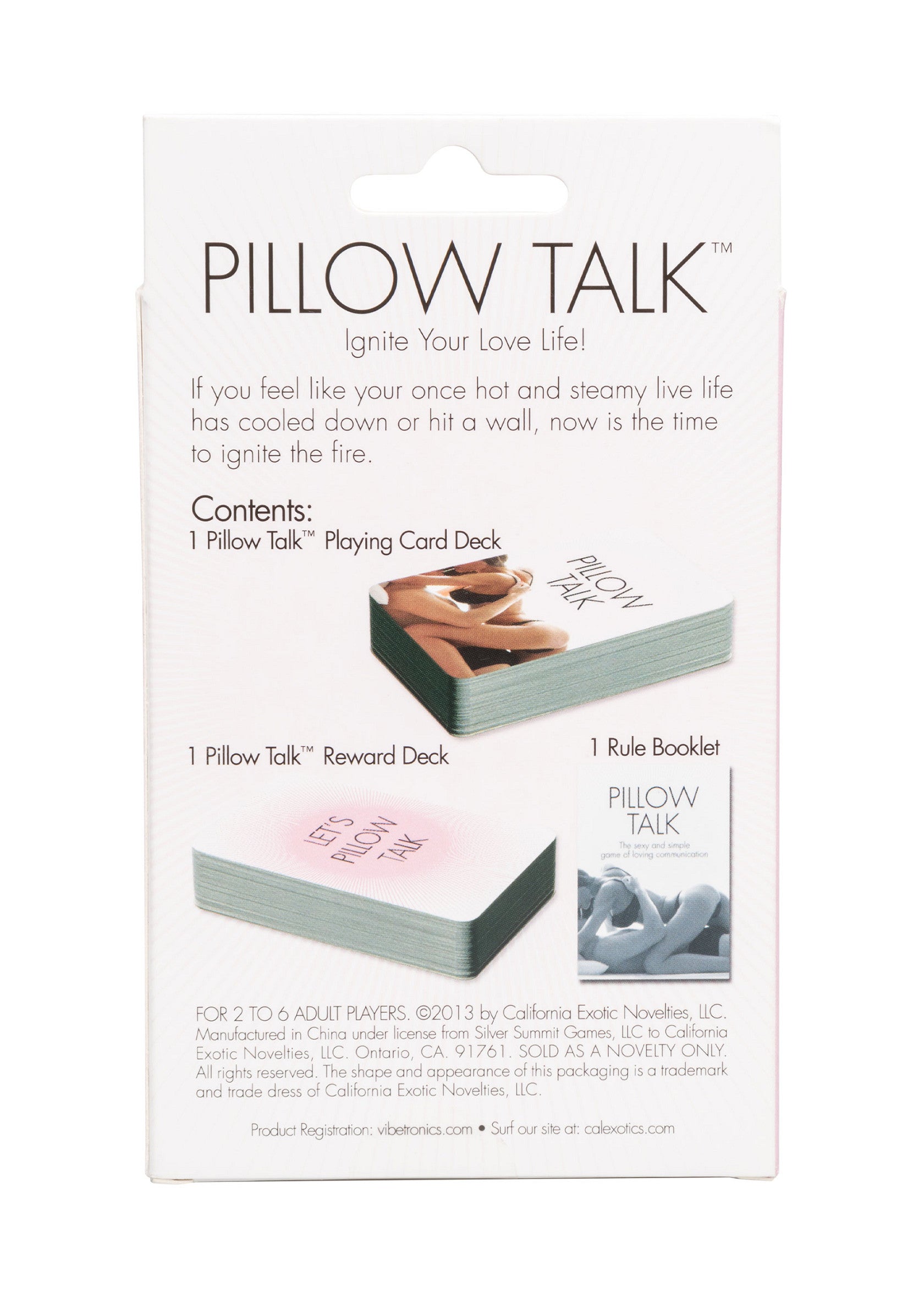 Jeu de cartes Pillow Talk pour couples. Ravivez la flamme avec ce jeu intime et amusant. Idéal pour les soirées romantiques.; Pillow Talk kaartspel voor koppels. Wakker de passie aan met dit intieme en leuke spel. Perfect voor romantische avonden.; Pillow Talk card game for couples. Spark romance with this intimate & fun game. Ideal for date night or a romantic evening.