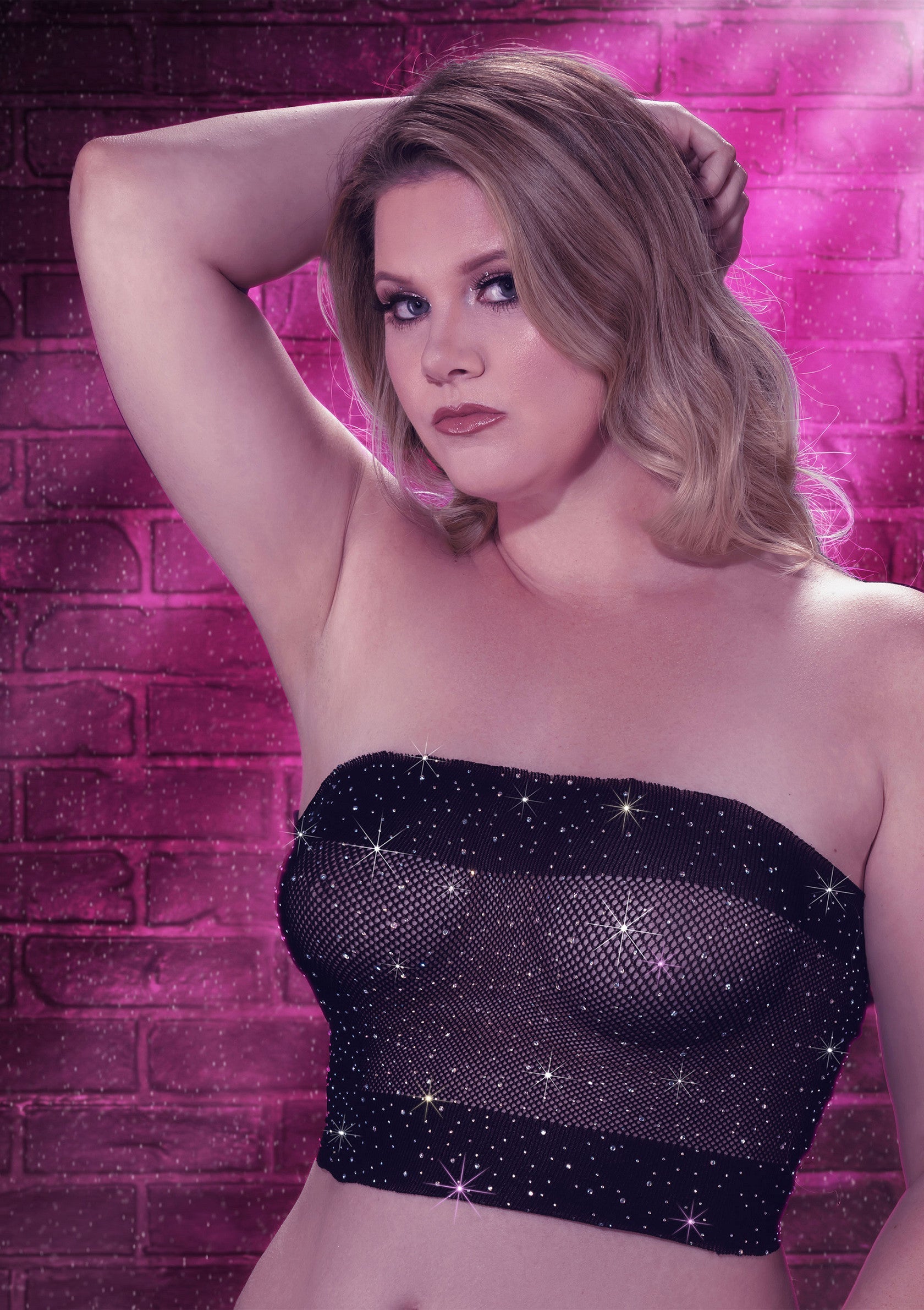 Top bandeau scintillant noir pour une soirée glamour. Ajoutez une touche d'éclat à votre look!; Zwarte, glitterende bandeau top voor een glamoureuze avond. Voeg een sprankje toe aan je look!; Black sparkly bandeau top for a glamorous night out. Add a touch of sparkle to your look!